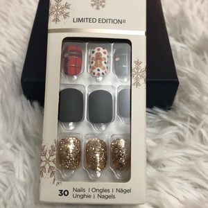 imPress Holiday Press On Nails
